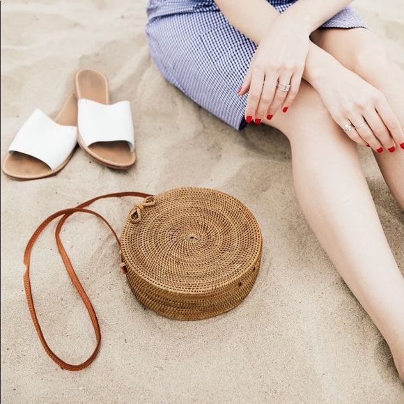 Boutique Handbags - Round Rattan Woven Straw Bag Clutch